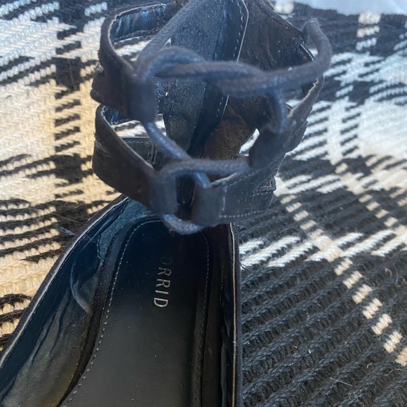 Torrid 9w faux suede flats - Picture 3 of 9